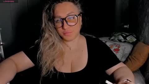 Kris online show from April 21, 2:26 am