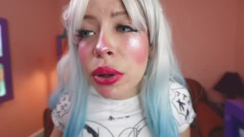 Miss Evans online show from April 27, 6:16 pm