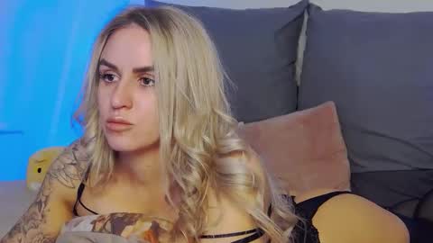 Foxy Kimmi online show from April 26, 6:55 am