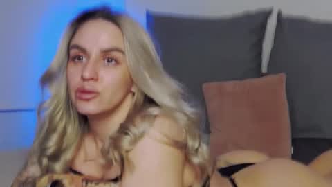 Foxy Kimmi online show from March 5, 6:42 am