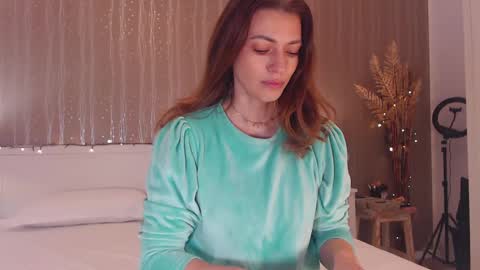 Snapshot of foxyadele_ chatting on February 28, 9:25 am Adela - Single mom. 40 y online show from February 28, 9:25 am