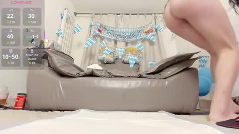 yiyi online show from September 20, 12:03 pm