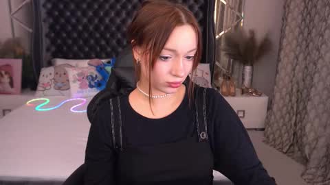 Snapshot of foxymayy chatting on September 19, 1:10 pm Maya online show from September 19, 1:10 pm