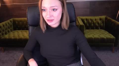 Snapshot of foxymayy chatting on September 28, 6:57 pm Maya online show from September 28, 6:57 pm