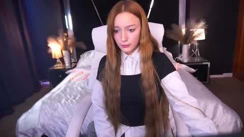 Snapshot of foxymayy chatting on October 17, 1:25 pm Maya online show from October 17, 1:25 pm