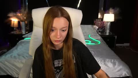 Maya online show from November 7, 9:42 pm