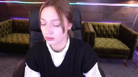 Snapshot of foxymayy chatting on September 27, 12:45 pm Maya online show from September 27, 12:45 pm