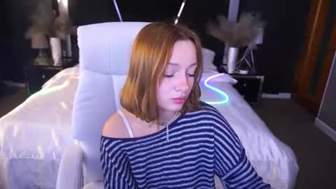 Snapshot of foxymayy chatting on October 4, 7:29 pm Maya online show from October 4, 7:29 pm