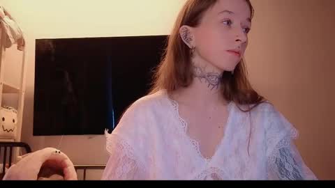 fran_bow online show from April 23, 1:46 pm