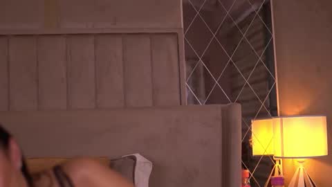 francescadante online show from December 4, 7:21 am