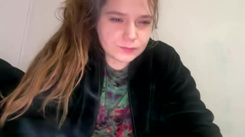 Snapshot of francescafey chatting on December 5, 8:33 am francescafey online show from December 5, 8:33 am