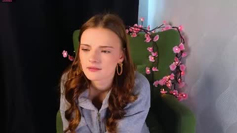 Marybrown eye Katy gray eye online show from April 28, 7:01 am