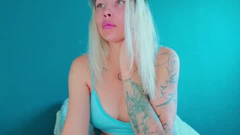 Snapshot of frankiefoxie chatting on September 10, 3:06 am Franky online show from September 10, 3:06 am