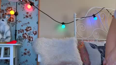 Snapshot of frankiefoxie chatting on February 23, 2:35 am Franky online show from February 23, 2:35 am