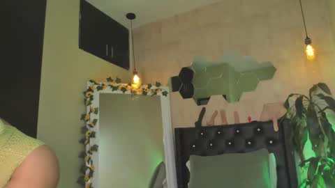 Fransheska online show from April 25, 2:14 pm