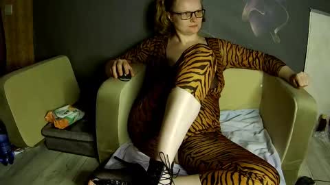 FrauKet online show from October 2, 4:23 pm