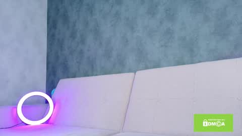 Snapshot of freeheart_ chatting on September 10, 4:23 am Emilia online show from September 10, 4:23 am