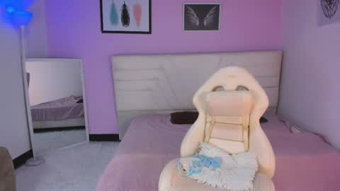 fresitalove01 online show from December 1, 3:04 pm