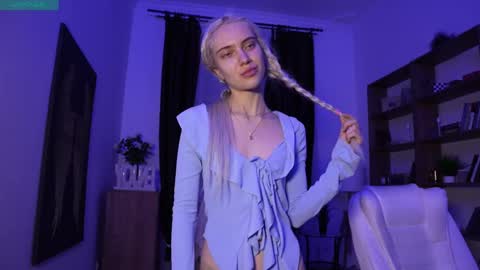 Freya online show from April 21, 1:42 am