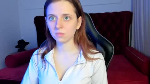 FreyaVey online show from March 11, 6:21 pm