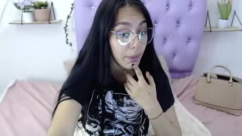 Snapshot of freyja_01 chatting on October 7, 9:41 pm Freyja online show from October 7, 9:41 pm