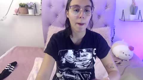 Snapshot of freyja_01 chatting on March 10, 10:02 pm Freyja online show from March 10, 10:02 pm