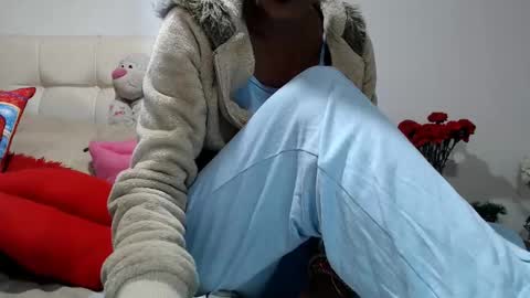 hade online show from December 17, 6:09 pm