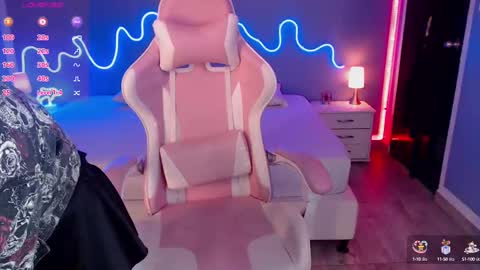 frida_lassi_ online show from March 8, 11:56 am