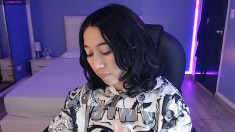 frida_lassi_ online show from January 23, 11:58 am