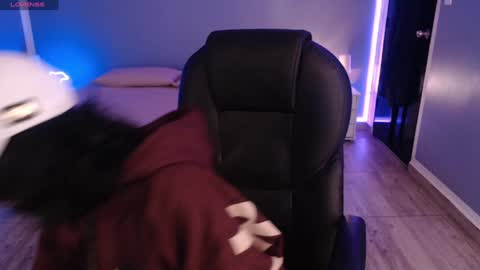 frida_lassi_ online show from January 27, 12:05 pm