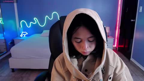 frida_lassi_ online show from February 25, 12:05 pm