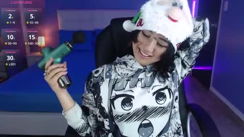 frida_lassi_ online show from December 5, 9:39 pm