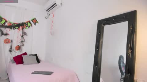 frida_morgan72 online show from October 11, 2:53 pm