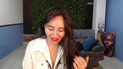 Snapshot of frida_naughtymilf chatting on October 10, 5:18 pm Frida online show from October 10, 5:18 pm
