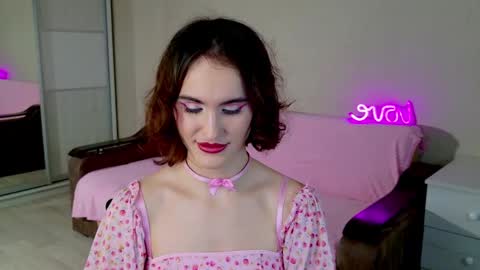 Snapshot of fridacure chatting on December 21, 1:21 pm Frida online show from December 21, 1:21 pm