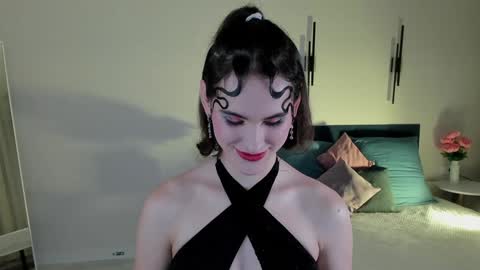 Snapshot of fridacure chatting on December 6, 5:33 pm Frida online show from December 6, 5:33 pm