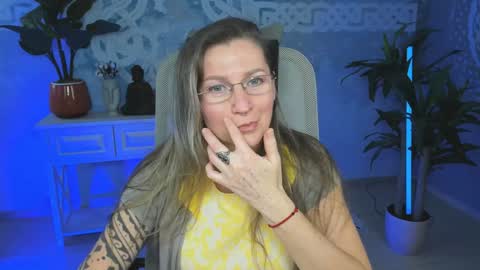 Frida Tander online show from December 5, 9:06 am