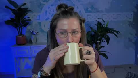 Frida Tander online show from February 21, 1:11 pm