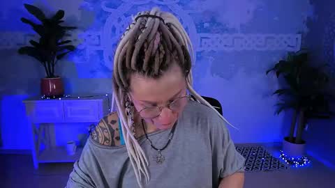 Frida Tander online show from April 27, 5:26 am