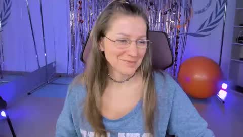 Frida Tander online show from March 1, 9:07 am