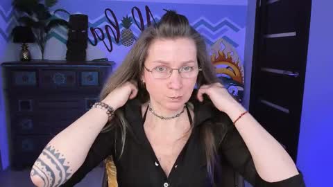 Frida Tander online show from March 8, 1:12 pm