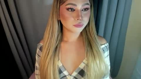 R A I N M O R A L E S  G M A I L . C O M online show from April 13, 9:15 pm