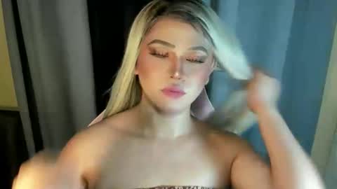 R A I N M O R A L E S  G M A I L . C O M online show from April 23, 7:49 pm