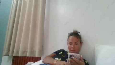 La online show from April 8, 9:44 am