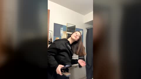 Linnys Palace online show from March 6, 5:52 pm