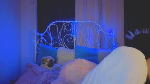 Tiffany online show from October 6, 1:22 am