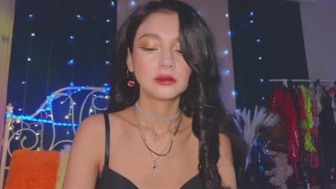 Tiffany online show from February 19, 11:25 pm