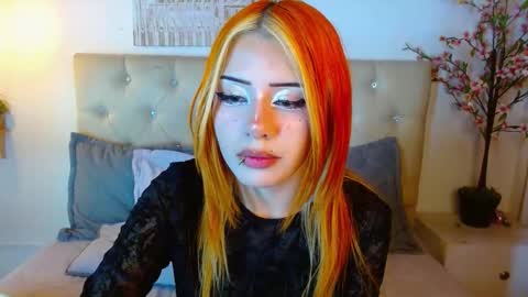 FIRE AND FOX online show from March 5, 8:26 pm