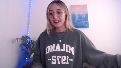 Snapshot of gabb_rioss chatting on February 23, 8:28 pm Gabriela online show from February 23, 8:28 pm