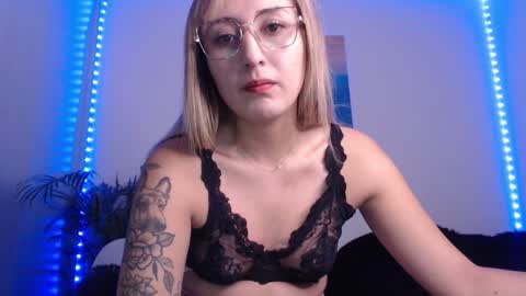 Snapshot of gabb_rioss chatting on December 27, 11:31 pm Gabriela online show from December 27, 11:31 pm